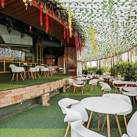 Oyo Salt House Hotel Bombaim Exterior foto