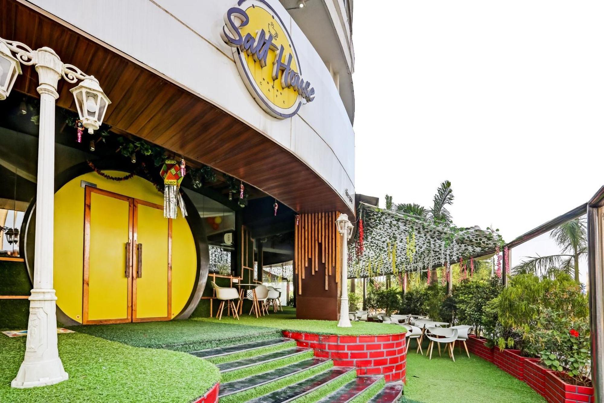 Oyo Salt House Hotel Bombaim Exterior foto