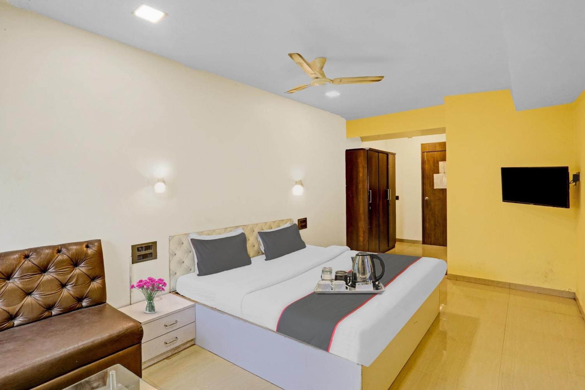 Oyo Salt House Hotel Bombaim Exterior foto